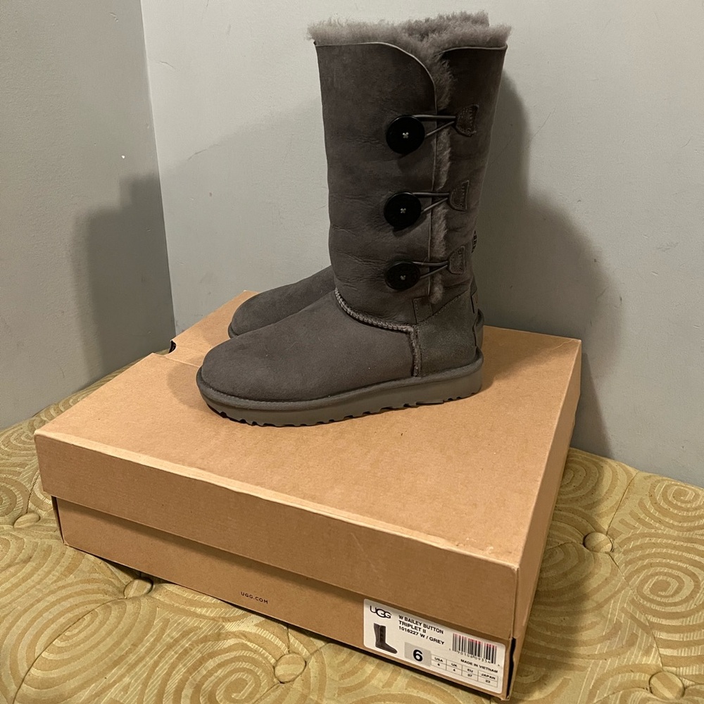 Ugg Bailey Button Triplet II Boot